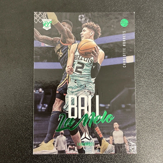 2020-21 Panini Chronicles – LaMelo Ball Luminance Green SP RC #147